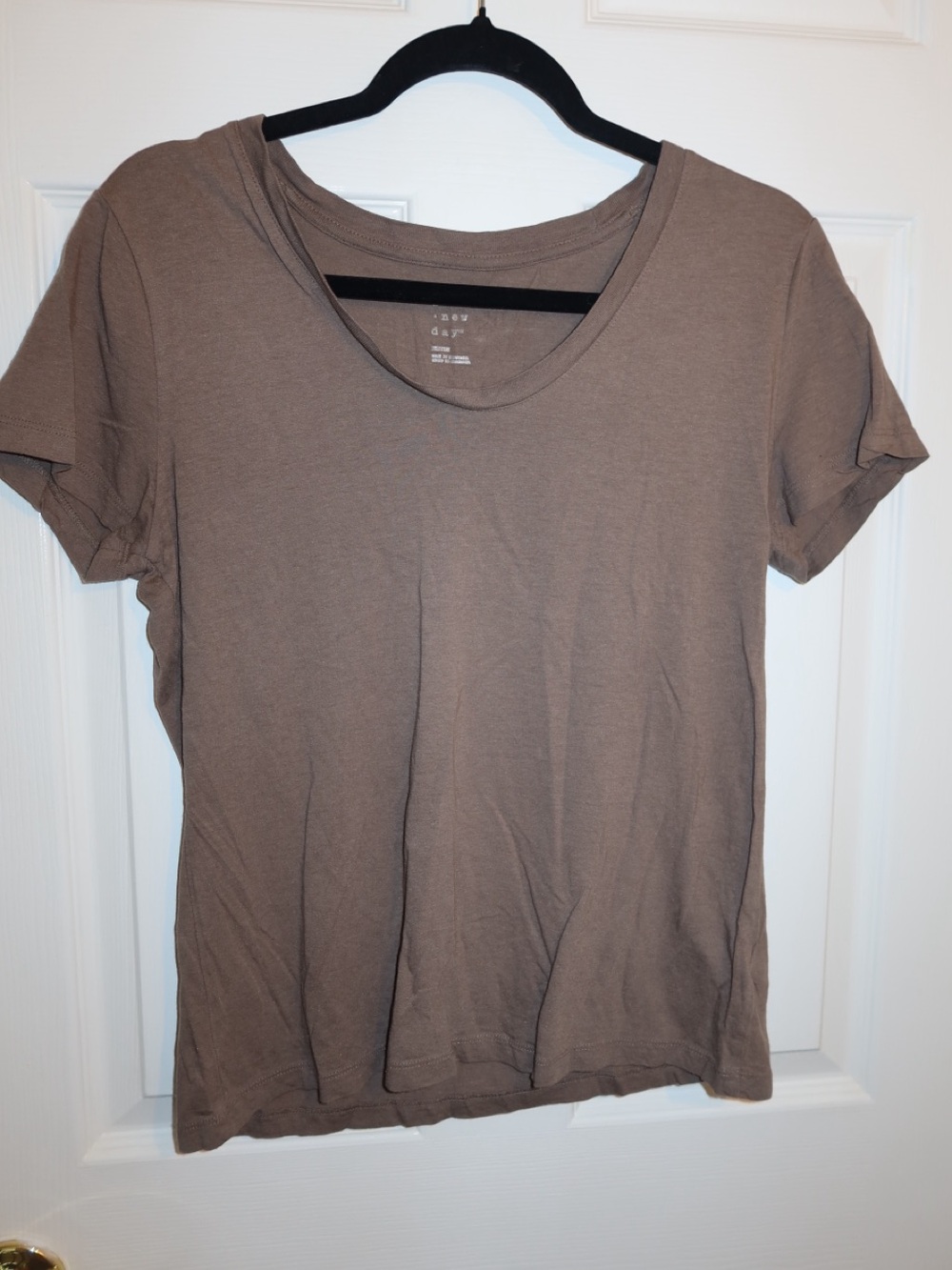 a new day Scoop Neck Tee in Taupe